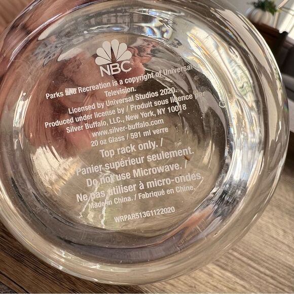 Parks and Recreation NBC Stemless Wine Glass Gift Set - Picture 8 of 8